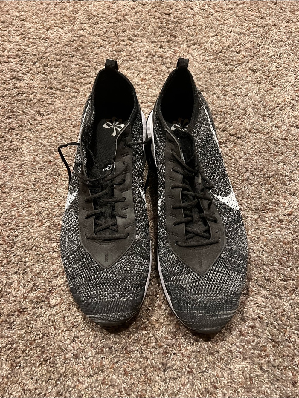 Nike Men’s Black and White Flyknit Sneakers Size 14 NEW